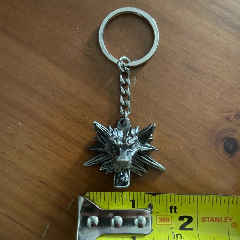 Wolf Keychain 🐺 - Picture 3 of 4